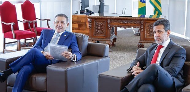 TSE e MEC firmam compromisso de parceria para levar educação política às escolas de todo o país