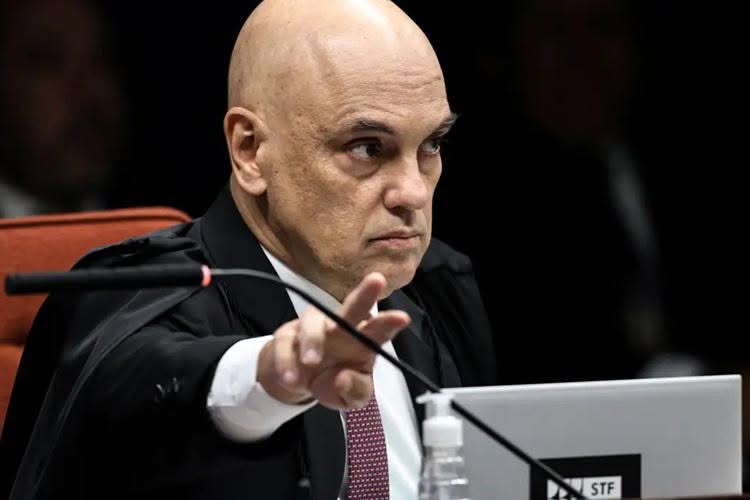 Moraes ordena prisão de bolsonarista condenada por golpe de Estado
